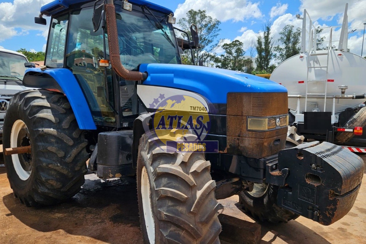 NEW HOLLAND TM7040 2013