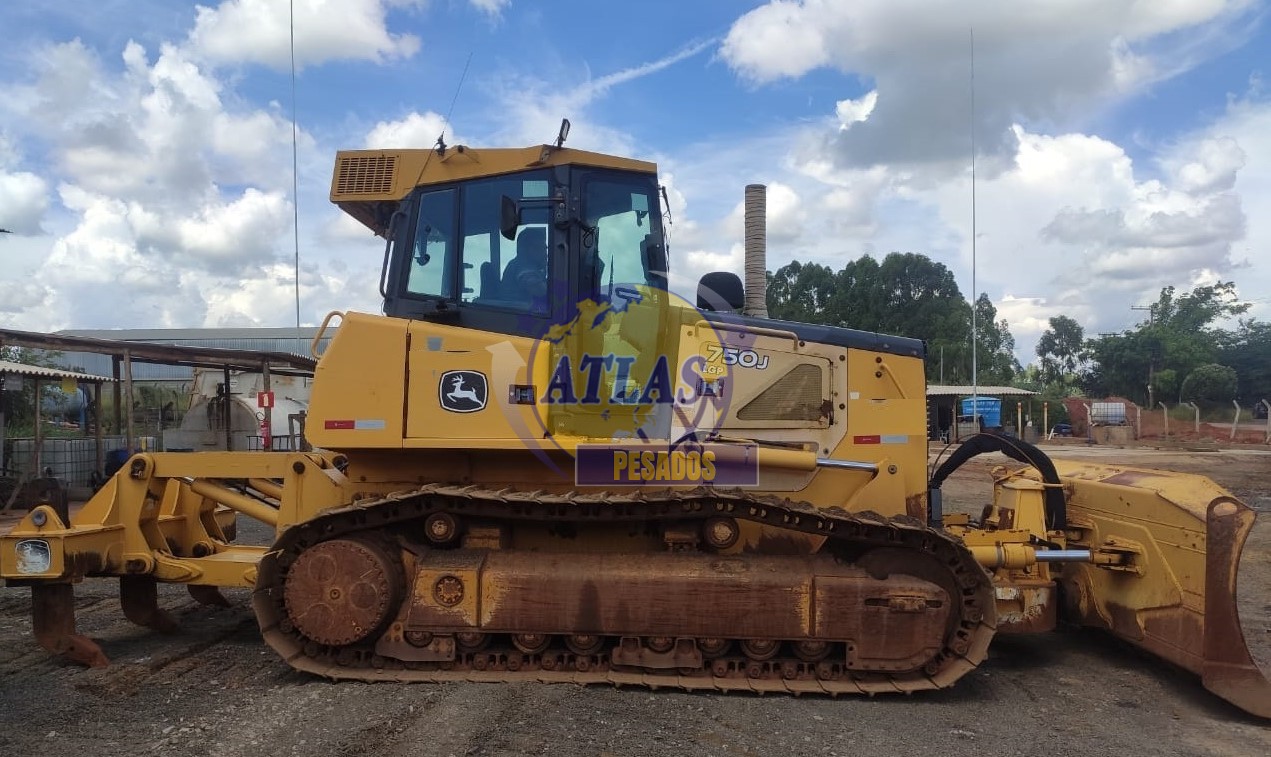 JOHN DEERE 750J 2015