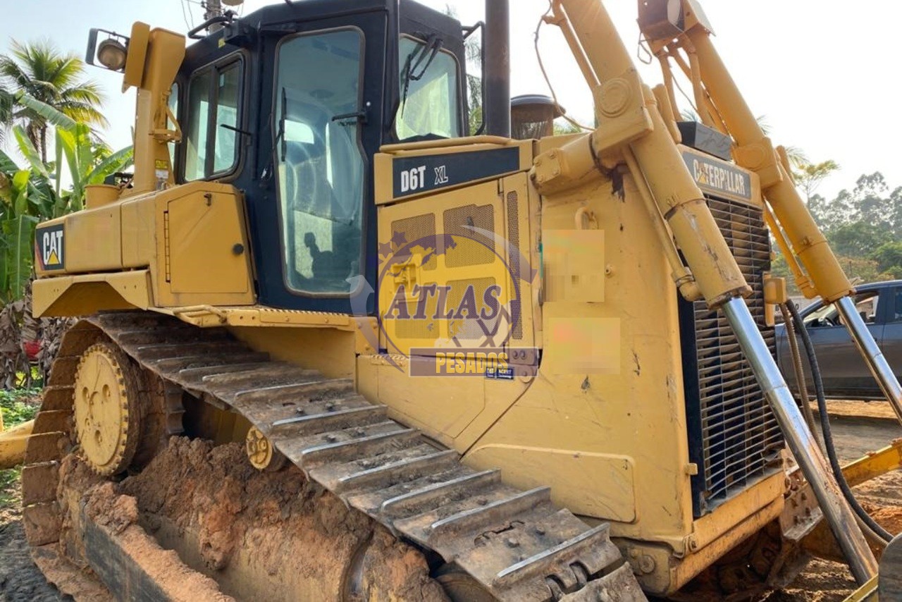 CATERPILLAR D6T XL 2011