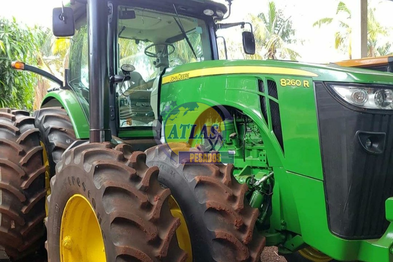 JOHN DEERE 8270R 2014